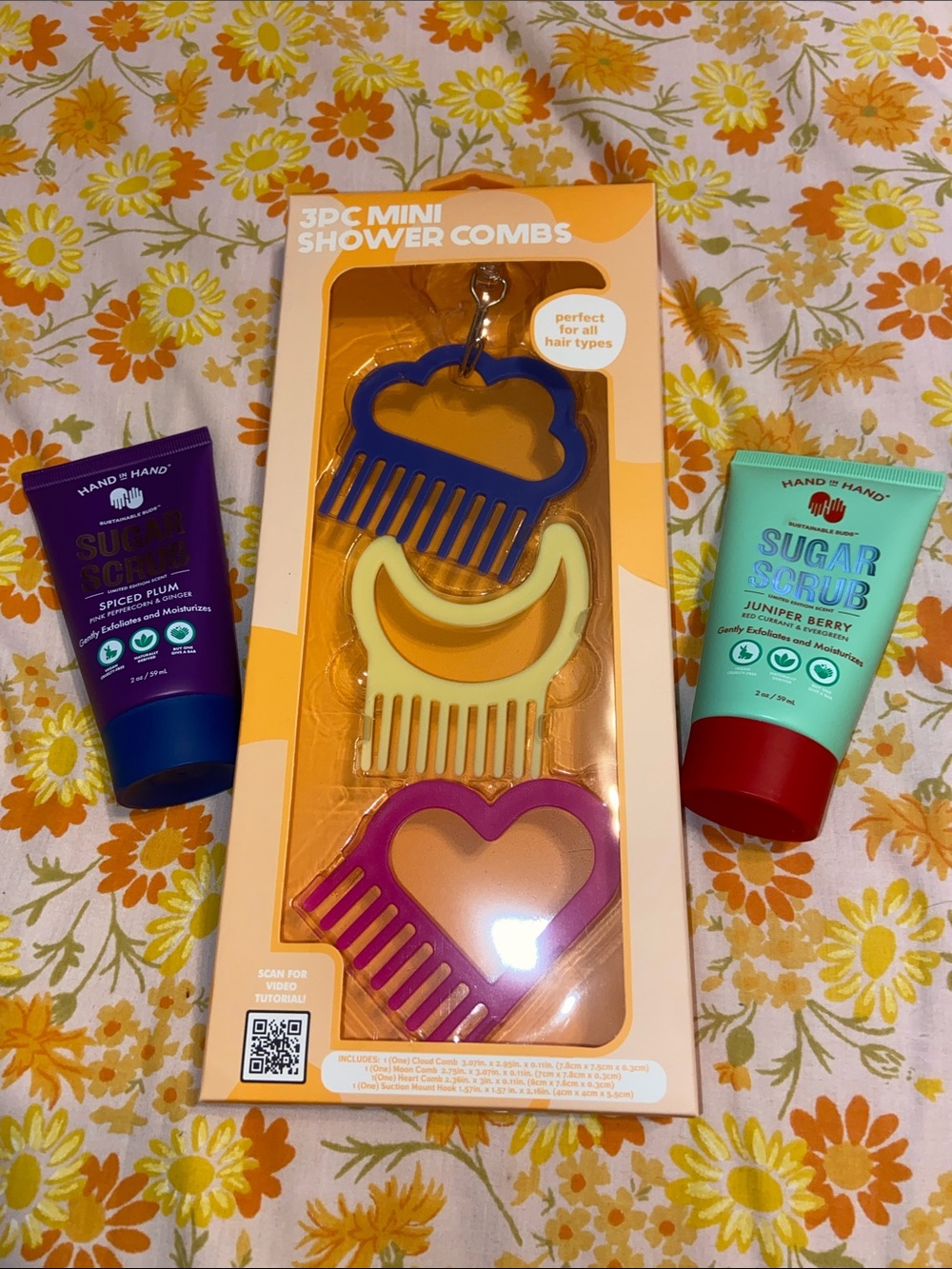 MINI COMBS + 2 SUGAR HAND SCRUBS  Wide Tooth Juniper Berry & Spiced Plum ALL NEW